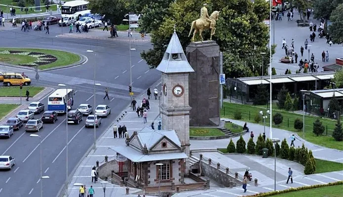 Şehrin Simgesi Ve Zamanın Tanığı Kayseri Saat Kulesi