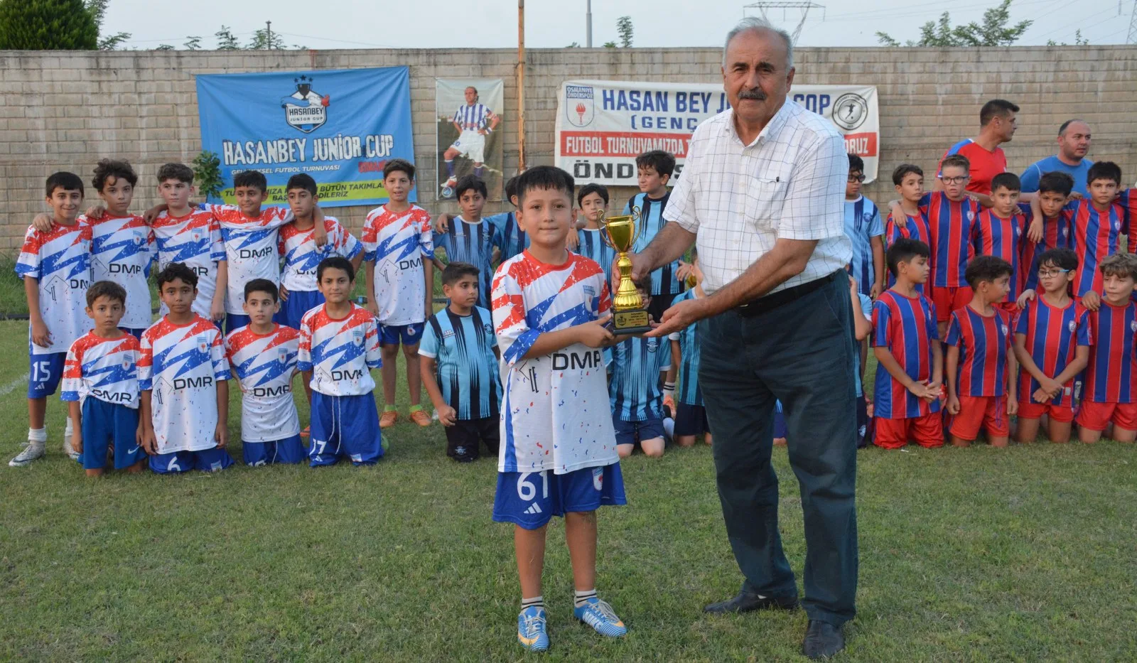 Geleneksel Hasan Bey Genç Kupası Futbol Turnuvası Çocuk Şenliğine Dönüştü ve Büyük Heyecan Yaşandı