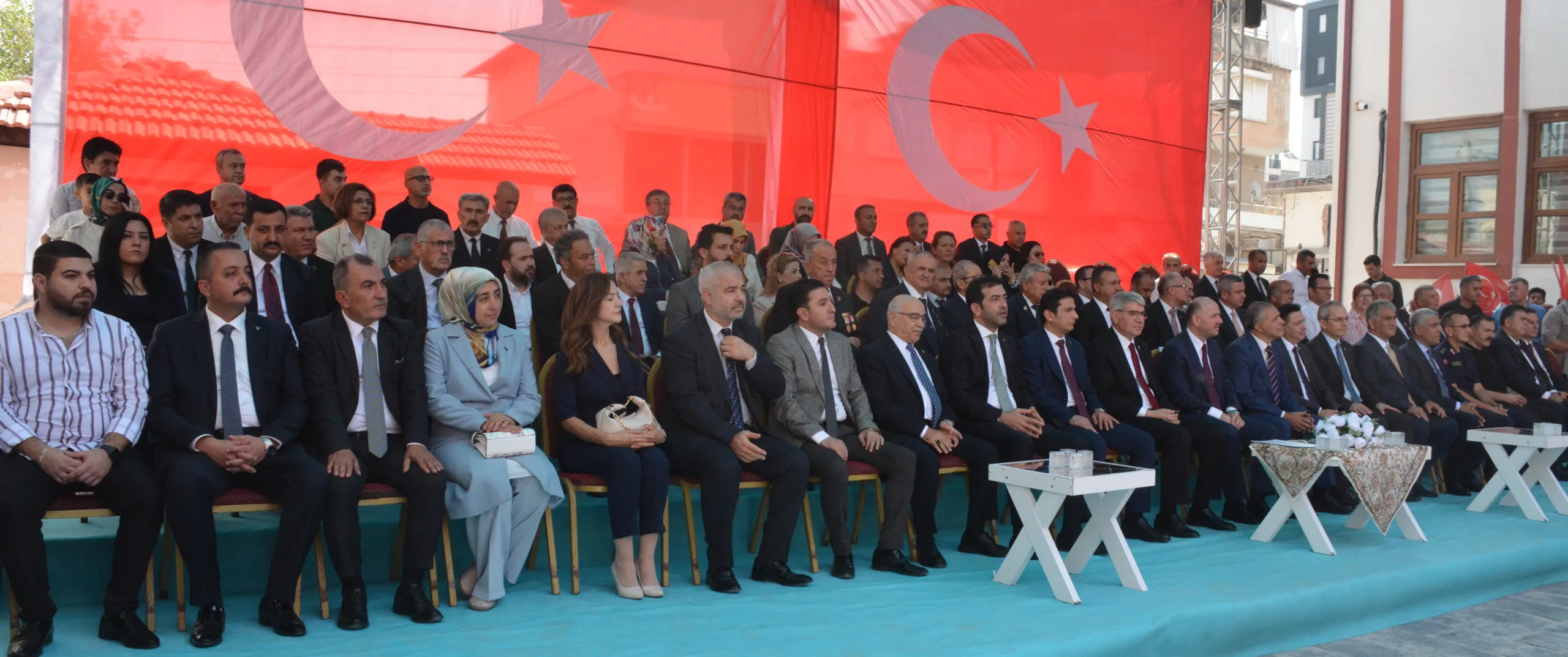 Osmaniye’nin 115 Yıllık Tarihi Çınarı Yedi Ocak İlkokulu Görkemli Törenle Yeniden Öğrencilerin Hizmetine Sunuldu