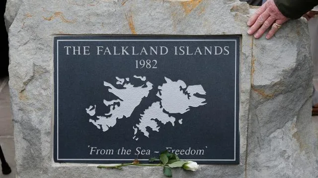 İngiltere Dışişleri Bakanı Miliband: Adalar (Falkland) İngiltere’nindir ve öyle kalacaktır