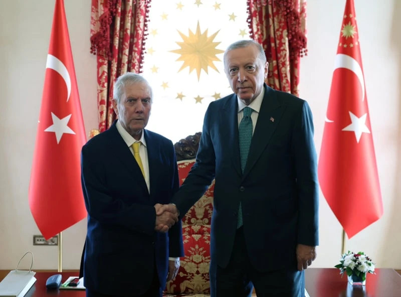 Cumhurbaşkanı Erdoğan, 4 büyük kulübün başkanlarını Dolmabahçe’de kabul etti