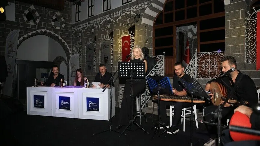 Şair ve yazar Cahit Sıtkı Tarancı, vefatının 70. yıl dönümünde şiirlerle anıldı