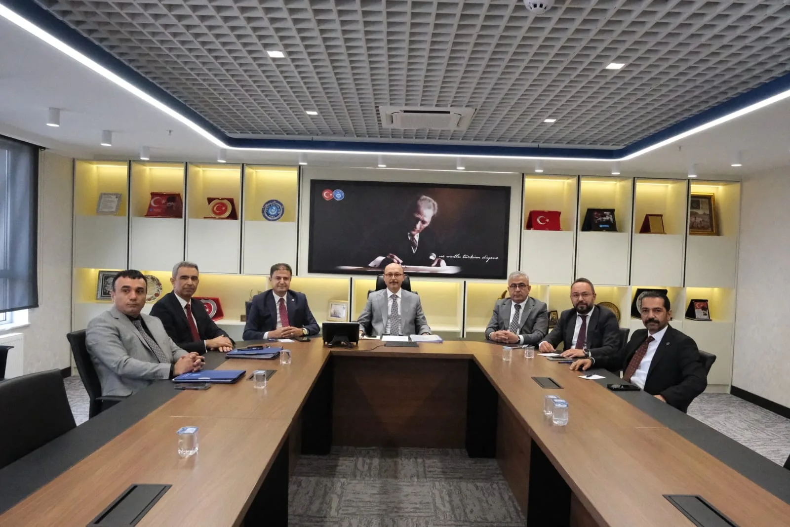 Türkiye Sevdamız Ekmek İçin Kavgamız       