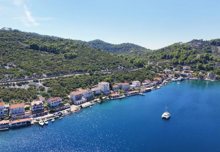 Hırvatistan’daki 1.500 Yıllık Sarayın Bir Limanı