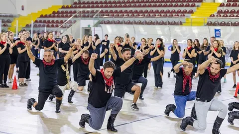 İzmir’de zeybek bilmeyen kalmayacak