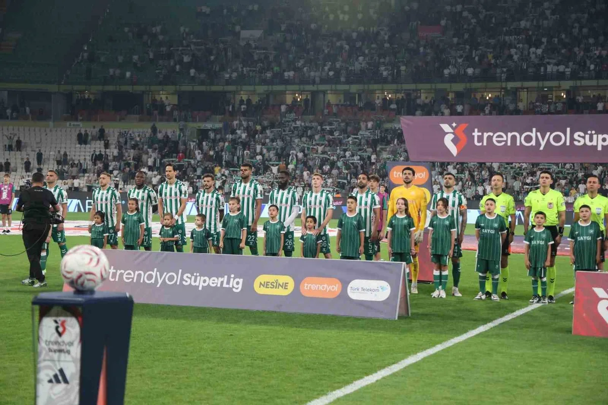 Konyaspor, Trabzonspor’u 1-0 yenerek 7 maçlık yenilgi serisini bitirdi