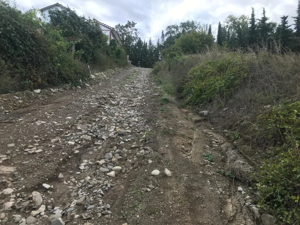 Yağmur Köy Yolunu Adeta Kazıdı, Köylü Yolsuz Kaldı