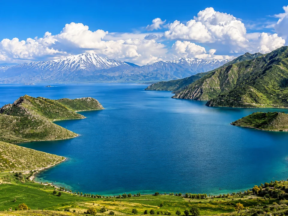 Türkiye’nin 54. Millî Parkı Van Gölü Üzerinde