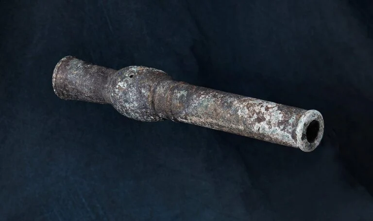 Askerler Bronz İçinde Gizli İsimli Antik Bir Silahı Ortaya Çıkardı