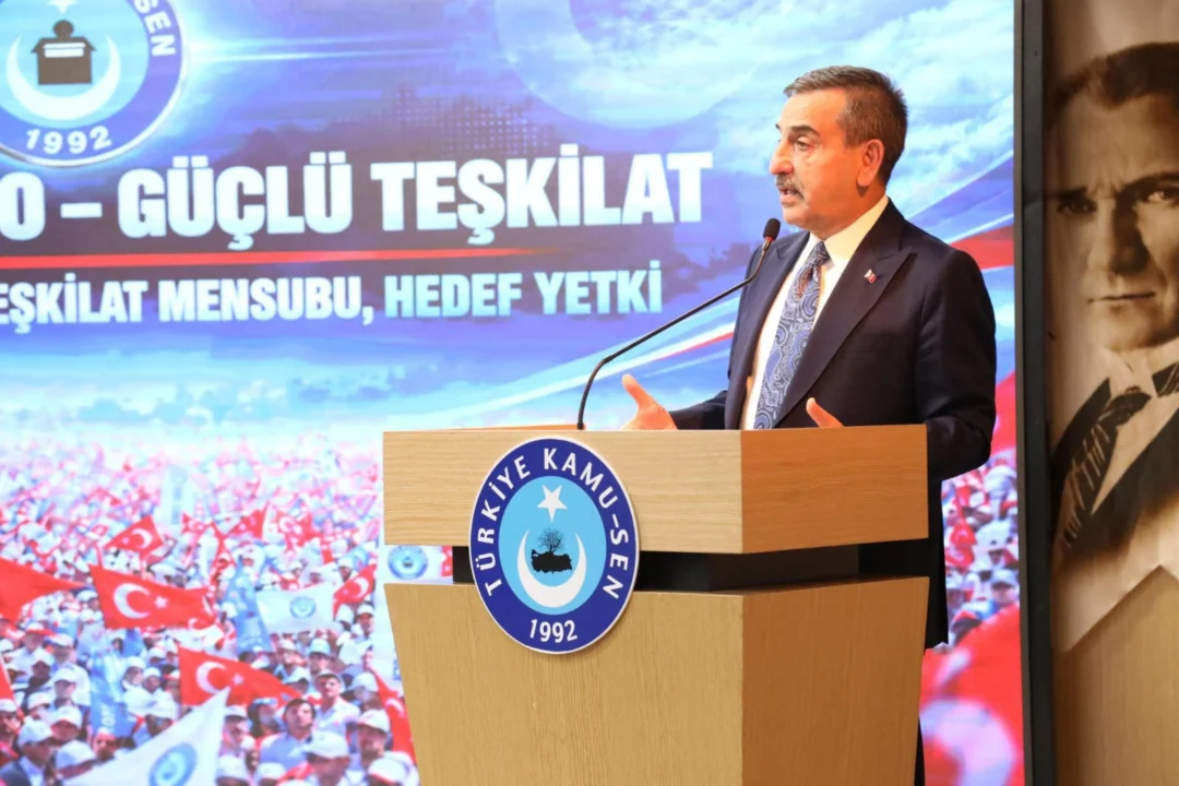 Türkiye Kamu-Sen “Eğitimcilerin Eğitimi” Programının 1. Grup 1. Gününü Tamamlandı