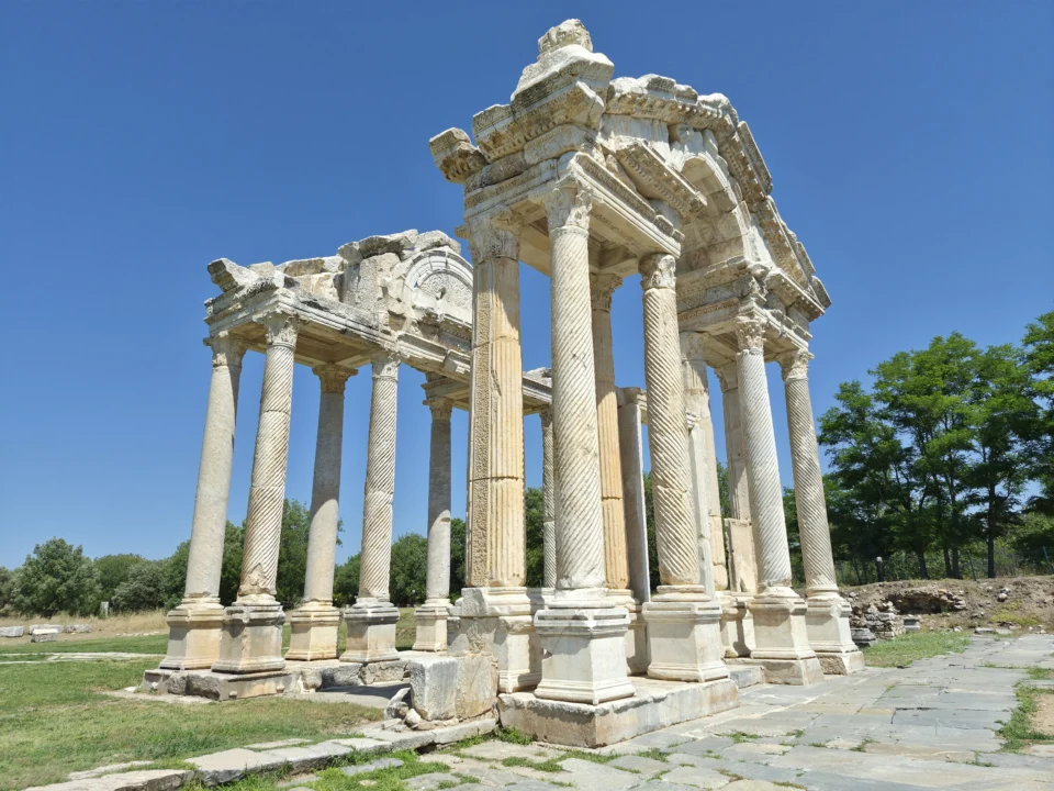 Afrodisias Antik Kenti; Afrodit Kutsal Alanı