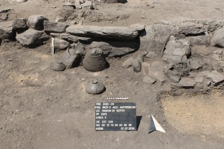 Arkeologlar Alpler’de 2.500 Yıl Öncesine Ait 30’dan Fazla Demir Çağı Evi Keşfetti