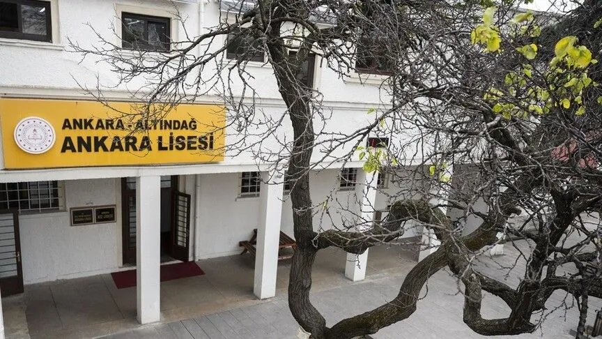 Cumhuriyet’le yaşıt Ankara Lisesi bir asrı aşan eğitim geleneğini sürdürüyor