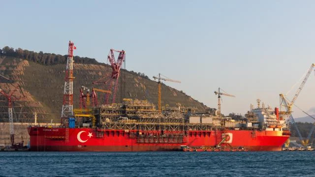 Türkiye’nin ilk yüzer üretim platformu Mavi Vatan’a açılıyor