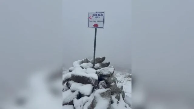 Ankara’da mevsimin ilk karı Işık Dağı’na yağdı