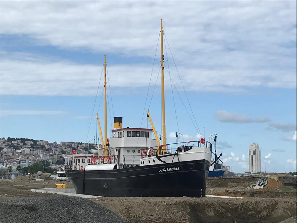 Bandırma Vapuru Yeni Yerinde Ziyaretçilerini Bekliyor