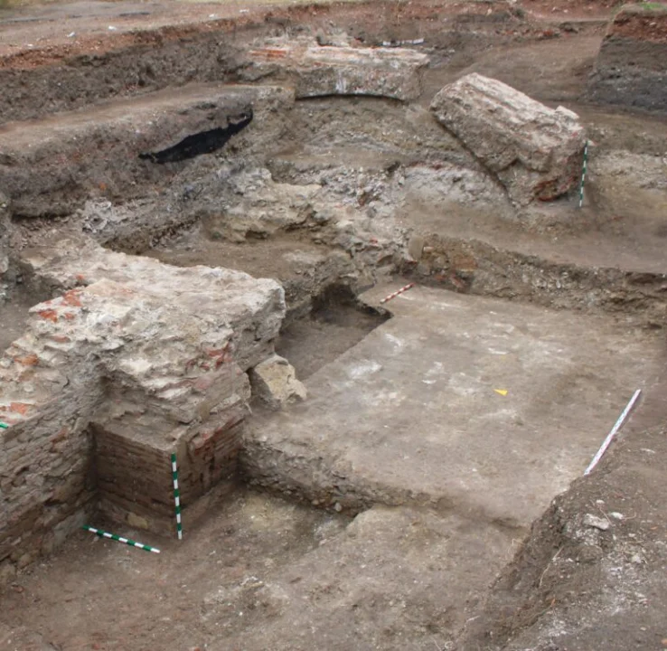 Arkeologlar, Apulum’da Roma’nın XIII. Gemina Lejyonu Kalesi’nin Ana Kapısını Keşfetti