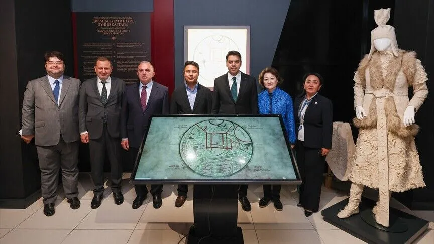 Kaşgarlı Mahmud’un eseri “Divanu Lugati’t-Türk”ün kalıcı sergisi, Kırgızistan’da açıldı