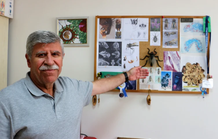 Keşfettiği çiçek sineği türüne 1998’de kaybettiği oğlunun adını verdi