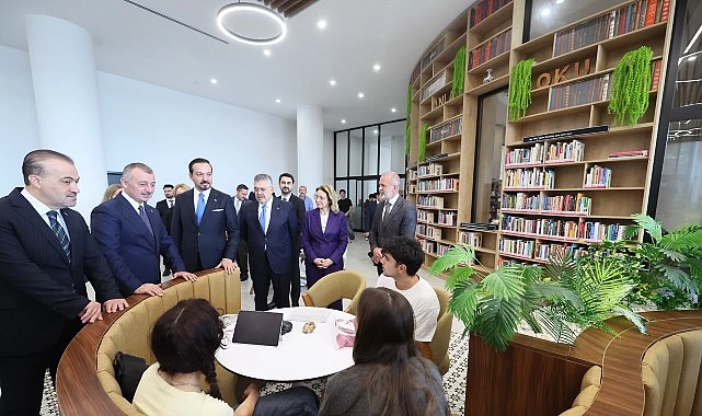 Türk Devletleri ile İlişkiler Başkanı Prof. Dr. Kürşad Zorlu, Kocaeli Büyükşehir Belediye Başkanı Tahir Büyükakın’ı ziyaret etti.