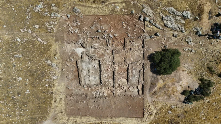 Arkeologlar İspanya’da İthal Akdeniz Seramiklerine Sahip Büyük Bir Demir Çağı Konutunu Ortaya Çıkardı