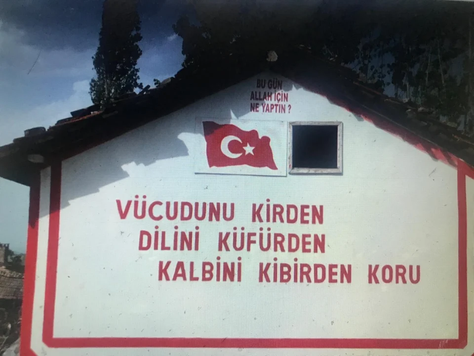 Evin Duvarındaki Nasihat Görenleri Şaşırttı