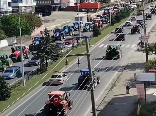 Çiftçiler Samsun Sinop Yolunu Akaryakıt Fiyatlarını Protesto İçin Kapattı