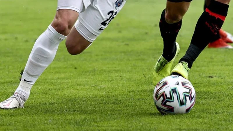 Türk dünyasından gelen futbolcular “Türk statüsünde” sayılacak