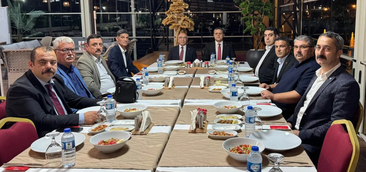 Türkiye Kamu-Sen Osmaniye Teşkilat Başkanları MHP İl Başkanı Yusuf Çomu ile İstişarede Bulundular